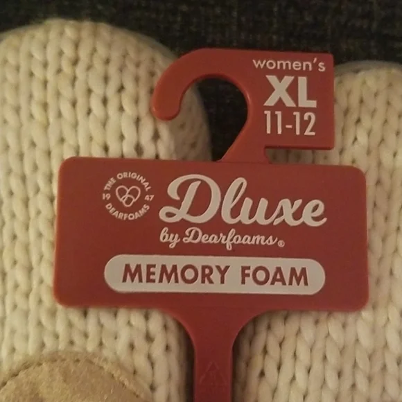 Deluxe by Dearfoams slippers NWT - Picture 2 of 4